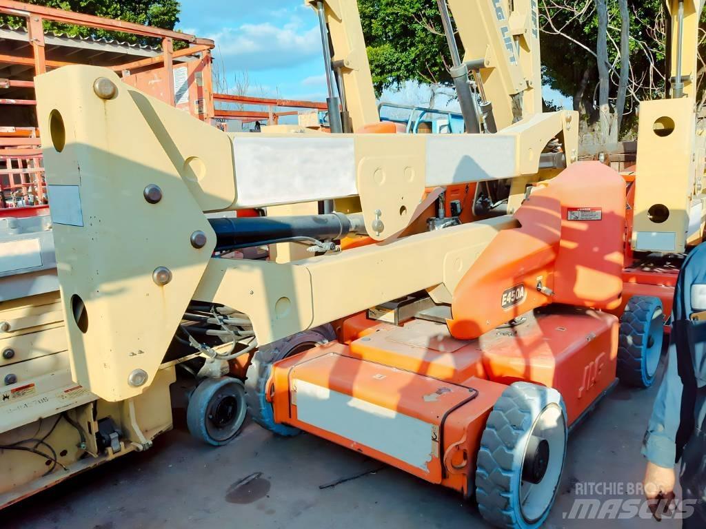 JLG E 450 A Karos emelők