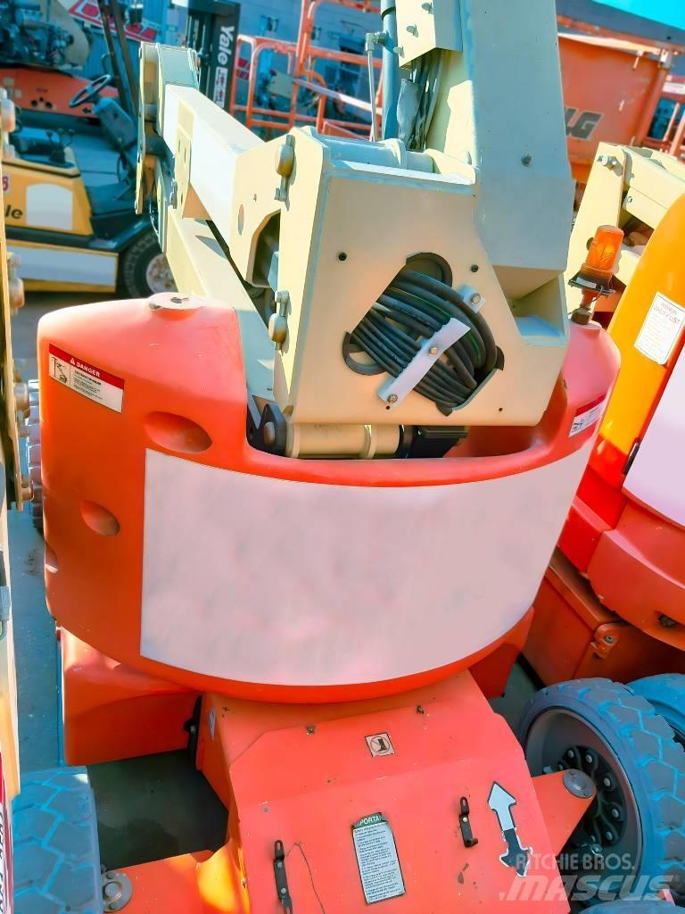 JLG E 450 A Karos emelők