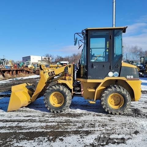 CAT 901B Gumikerekes homlokrakodók