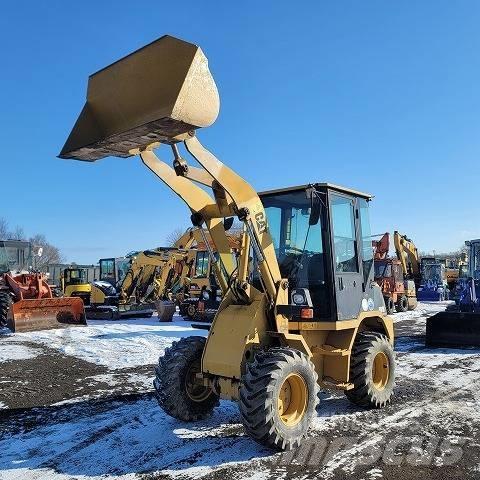 CAT 901B Gumikerekes homlokrakodók