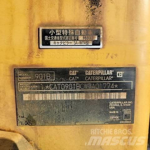 CAT 901B Gumikerekes homlokrakodók