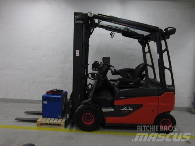 Linde E25R Elektromos targoncák