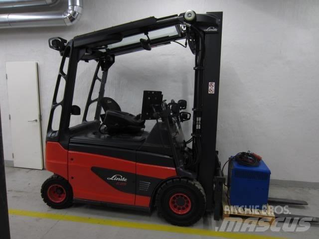 Linde E25R Elektromos targoncák