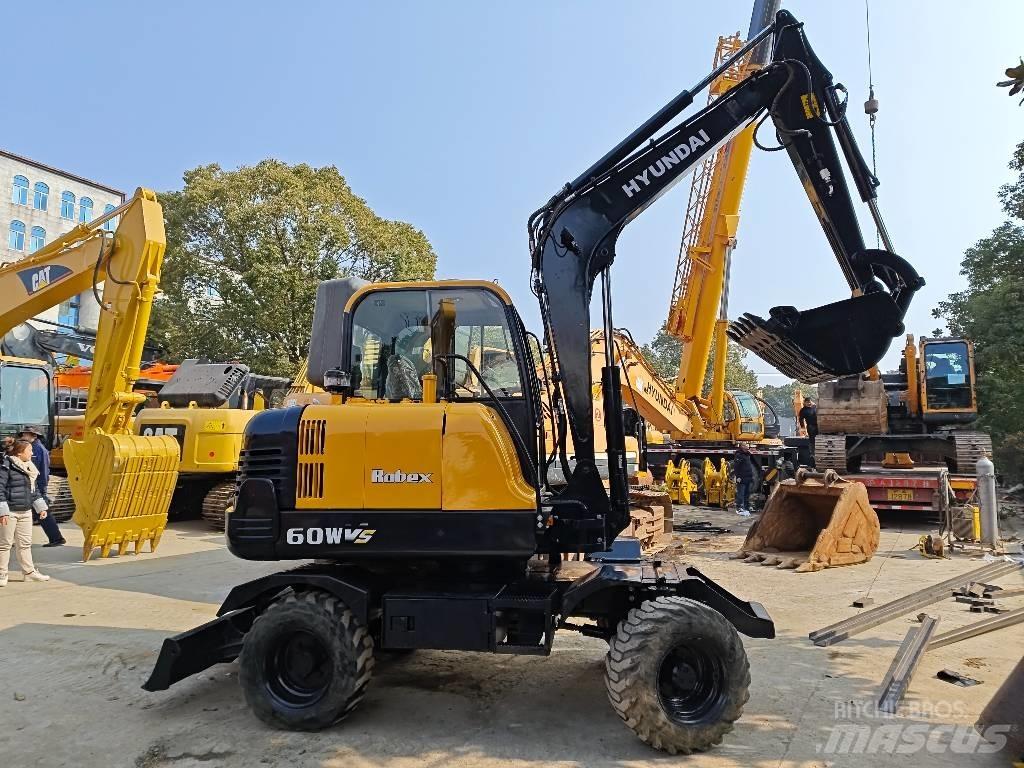 Hyundai 60W-9 Gumikerekes kotrók