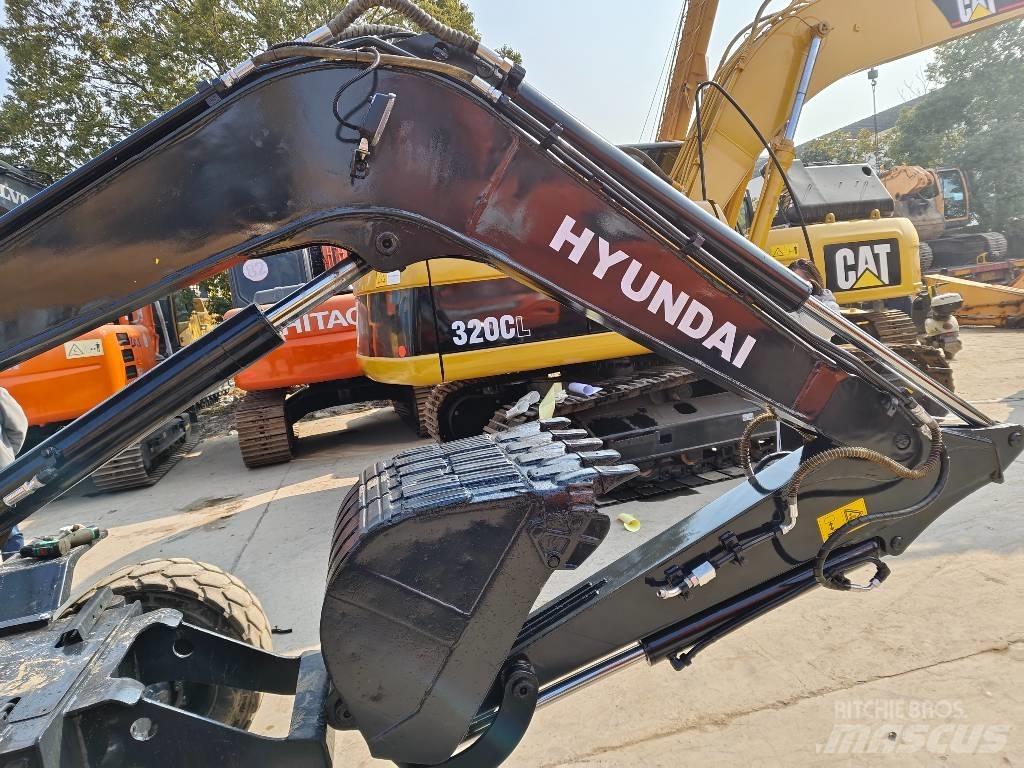Hyundai 60W-9 Gumikerekes kotrók