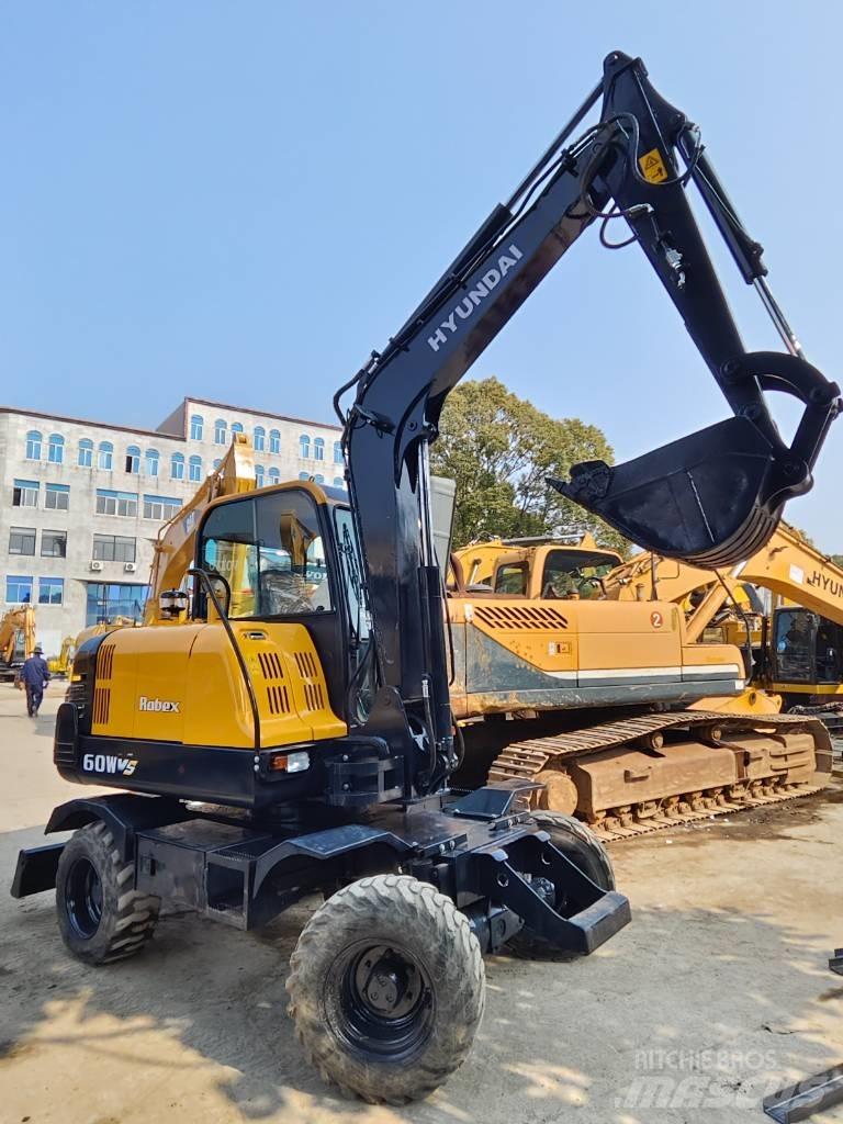 Hyundai 60W-9 Gumikerekes kotrók