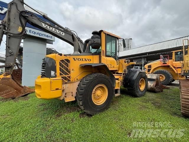 Volvo L 90 F Gumikerekes homlokrakodók