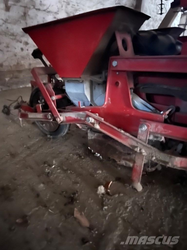 Becker 12 R Precíziós vetőgépek
