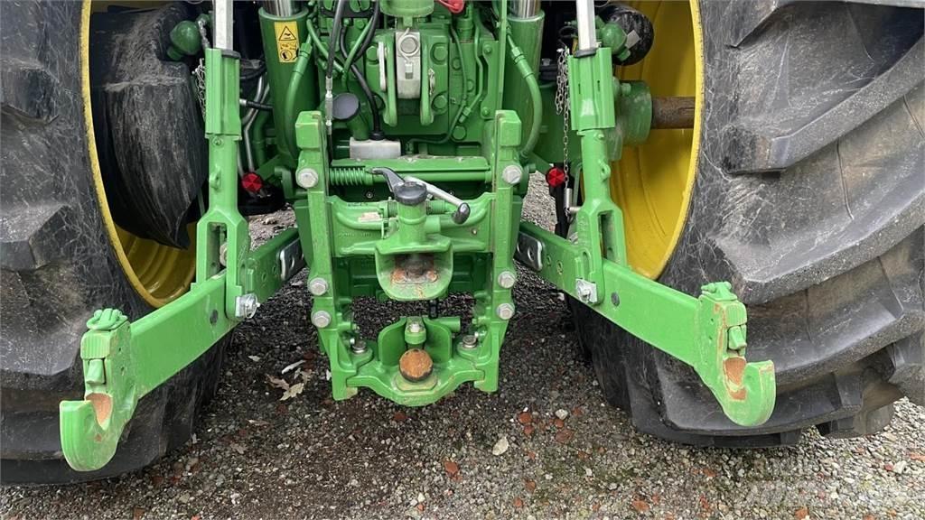 John Deere 6R215 Traktorok