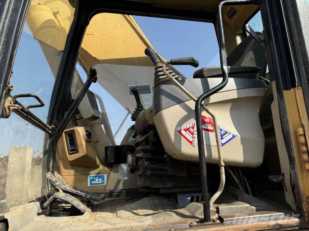 CAT 330 C Lánctalpas kotrók