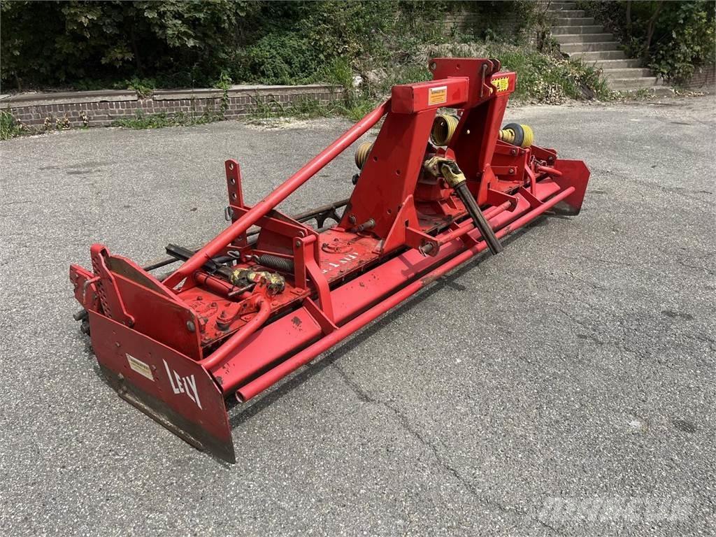 Lely 300-22 Kardánhajtású ekék és Forgó-boronák