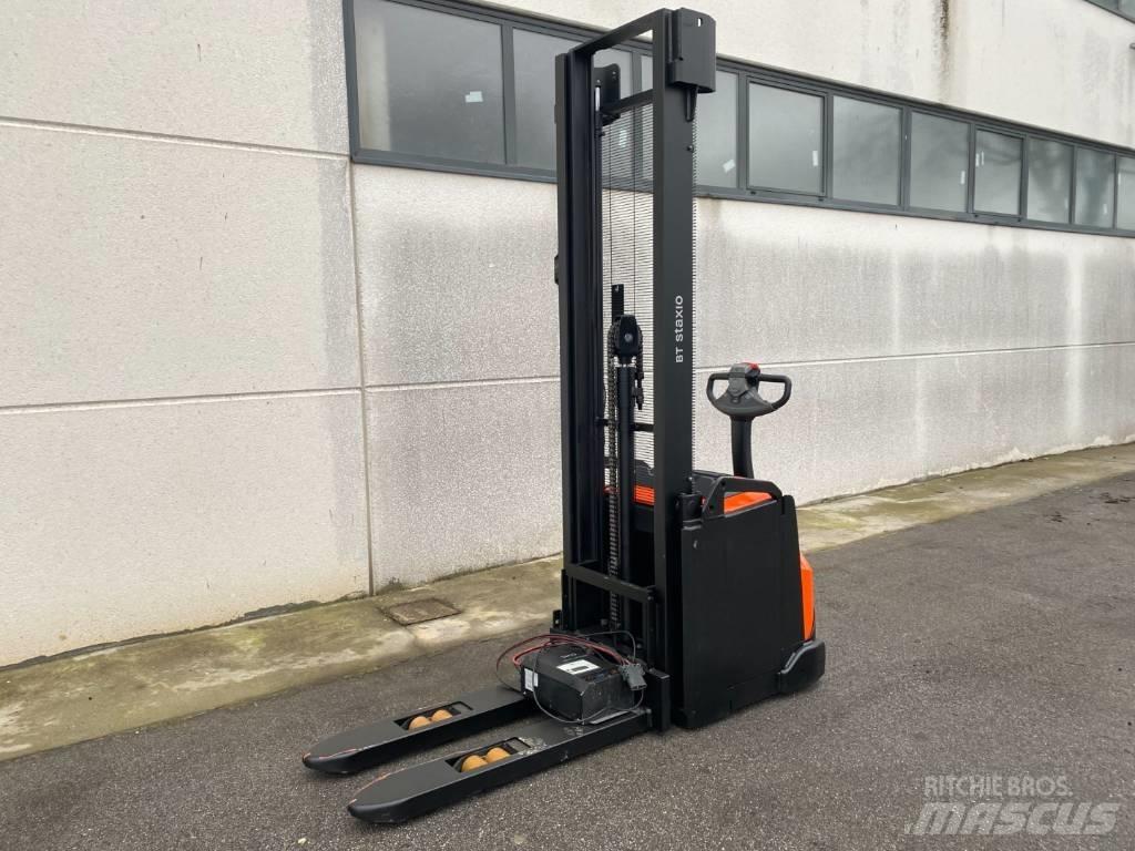 Toyota SWE160 Gyalogkíséretű targonca