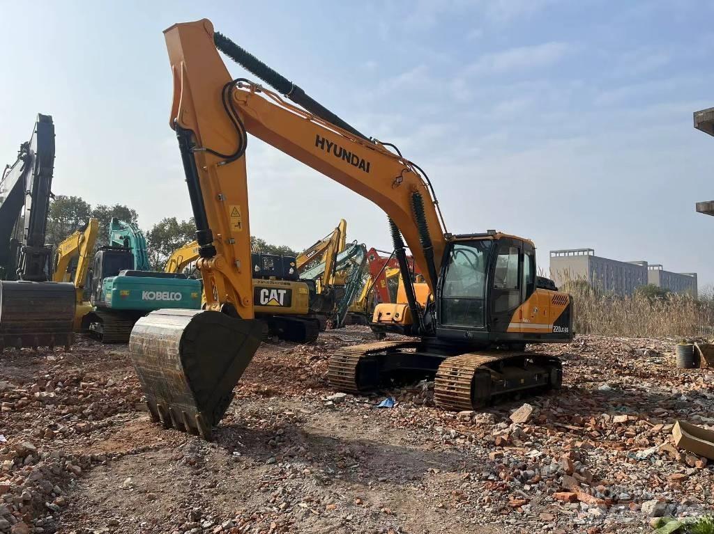 Hyundai R220 Lánctalpas kotrók