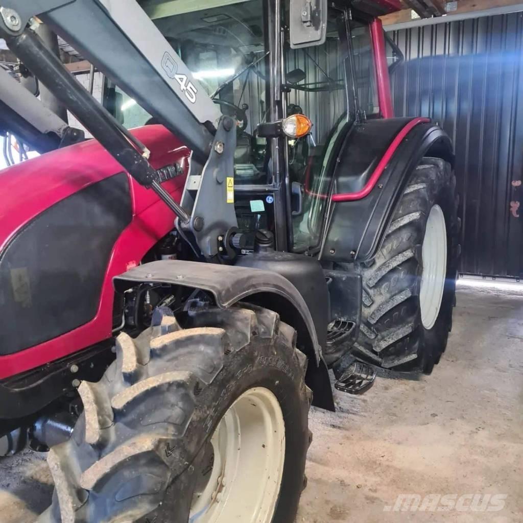 Valtra T 174 Traktorok
