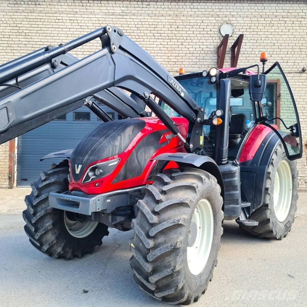Valtra T 174 Traktorok