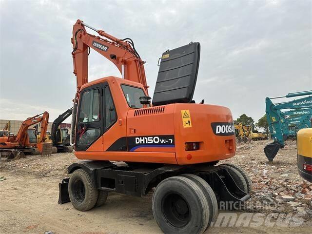 Doosan DH150W Gumikerekes kotrók