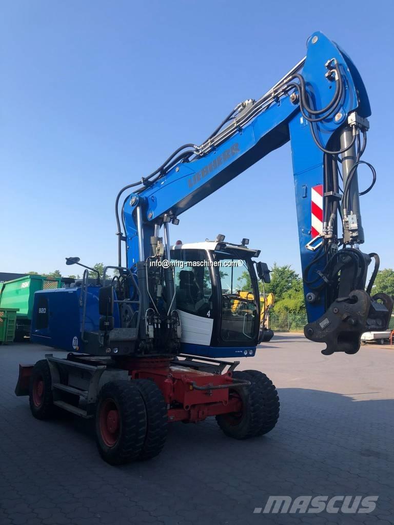 Liebherr A 920 Gumikerekes kotrók
