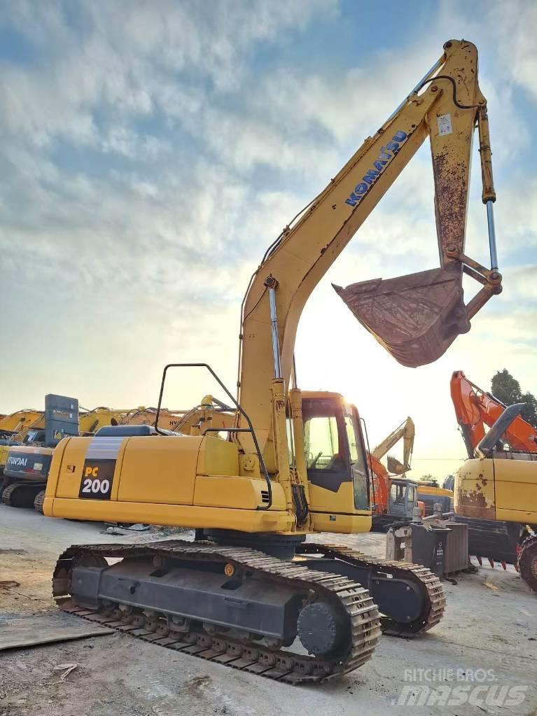 Komatsu PC 200-7 Lánctalpas kotrók