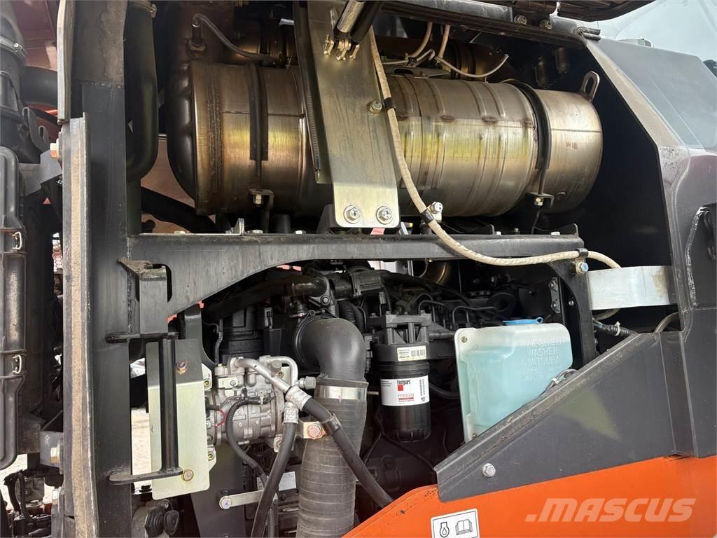 Hitachi ZW 220-6 Gumikerekes homlokrakodók