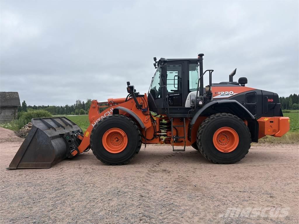 Hitachi ZW 220-6 Gumikerekes homlokrakodók