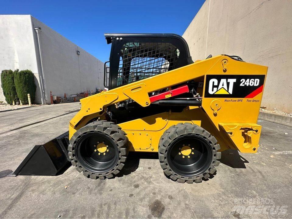 CAT 246 D Kompaktrakodók
