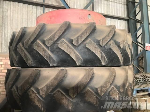 Stocks ROW CROPS Gumiabroncsok, kerekek és felnik