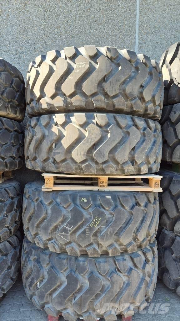 Michelin 23.5 R25 Gumiabroncsok, kerekek és felnik