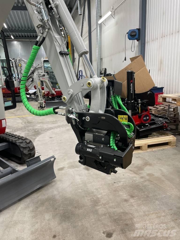 Takeuchi TB 320 Mini kotrók < 7t