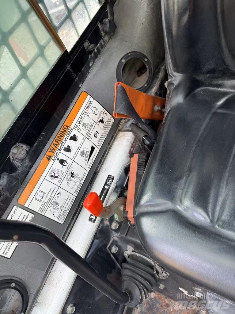 Bobcat S 300 Kompaktrakodók