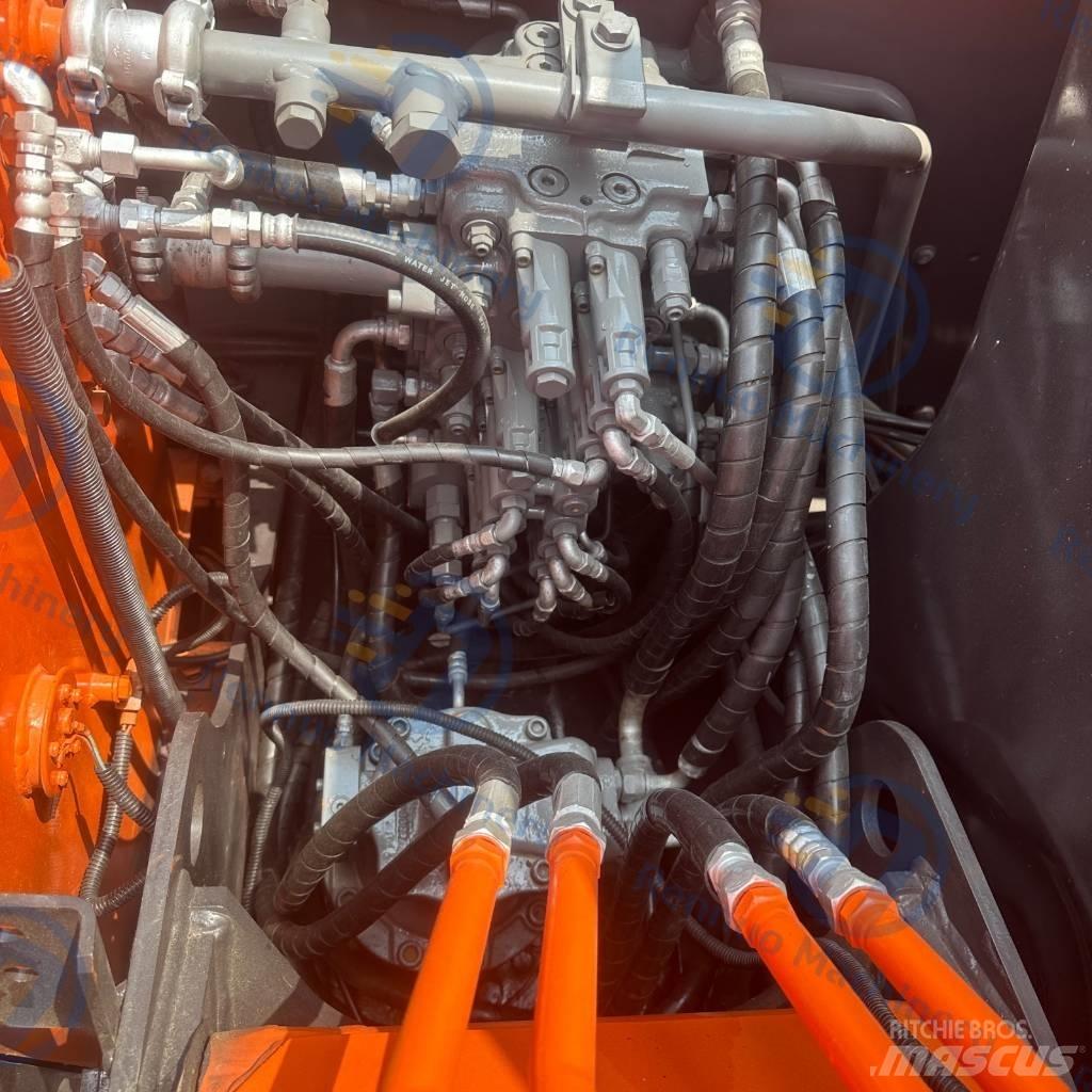 Hitachi ZX70 Lánctalpas kotrók