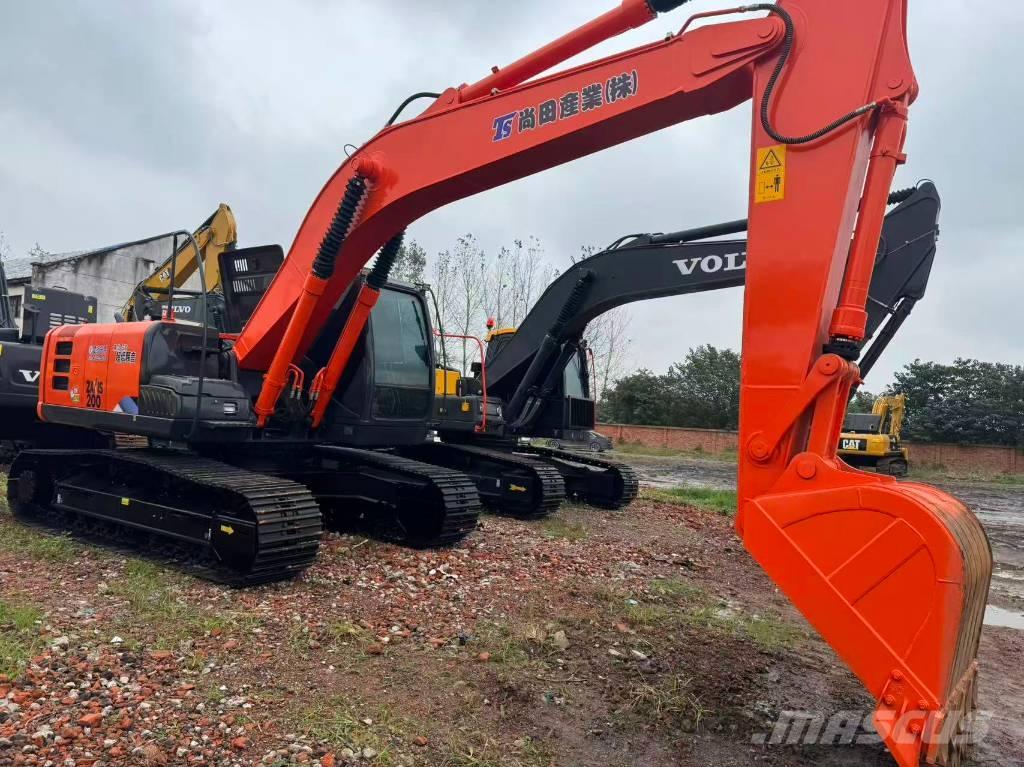 Hitachi ZX 200 Lánctalpas kotrók