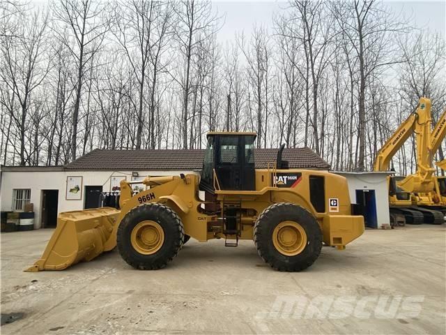 CAT 966H Gumikerekes homlokrakodók