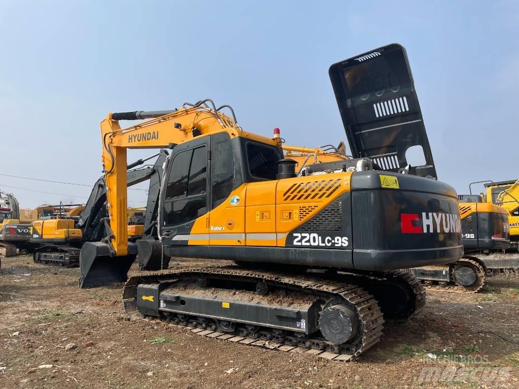 Hyundai R220-9S Lánctalpas kotrók