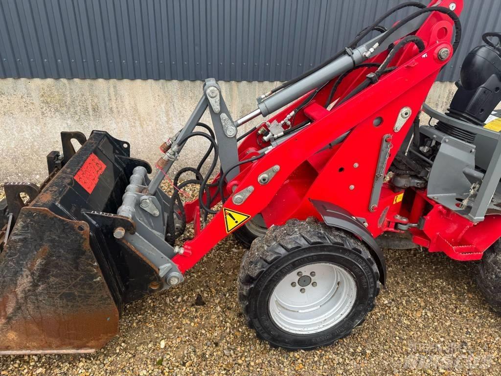 Weidemann 1140 Gumikerekes homlokrakodók