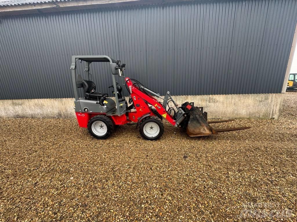 Weidemann 1140 Gumikerekes homlokrakodók