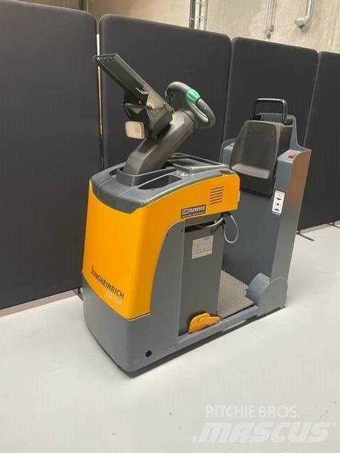 Jungheinrich EZS 130 Vontatótargonca