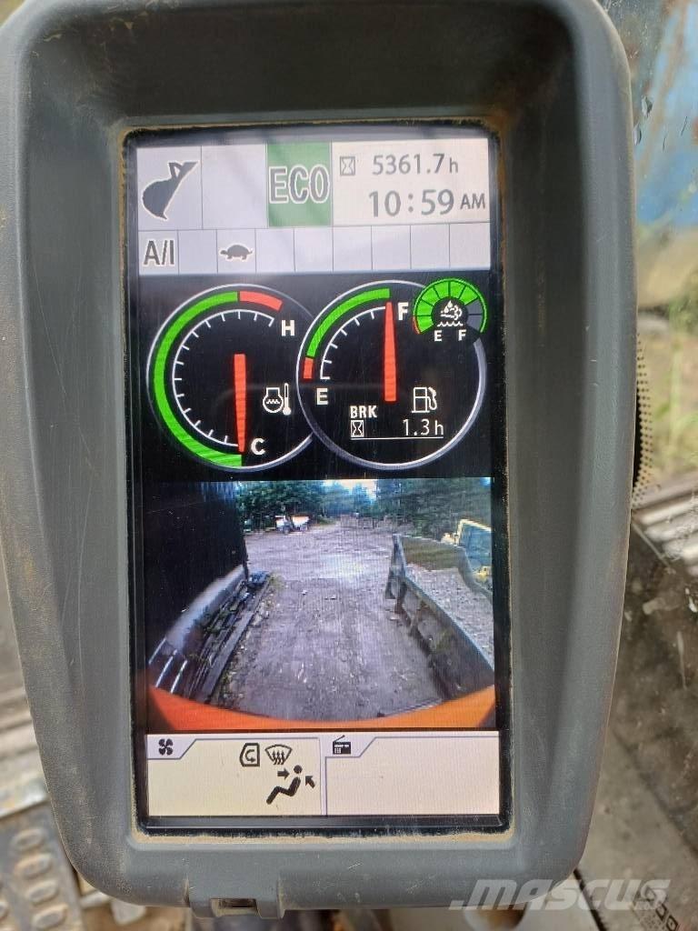 Hitachi ZX 135 US-6 Lánctalpas kotrók