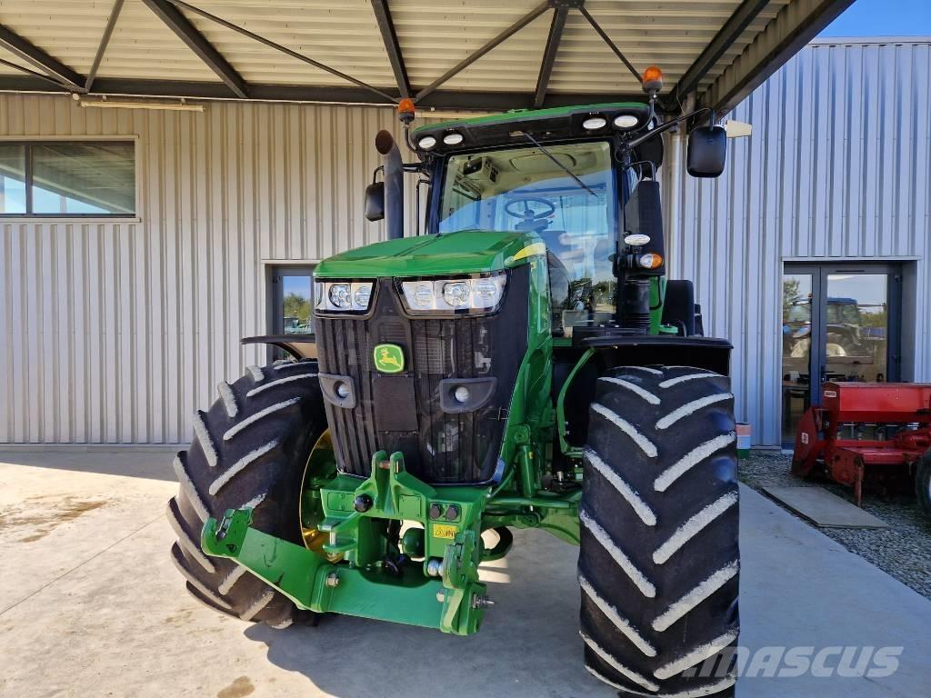 John Deere 7230 R Traktorok