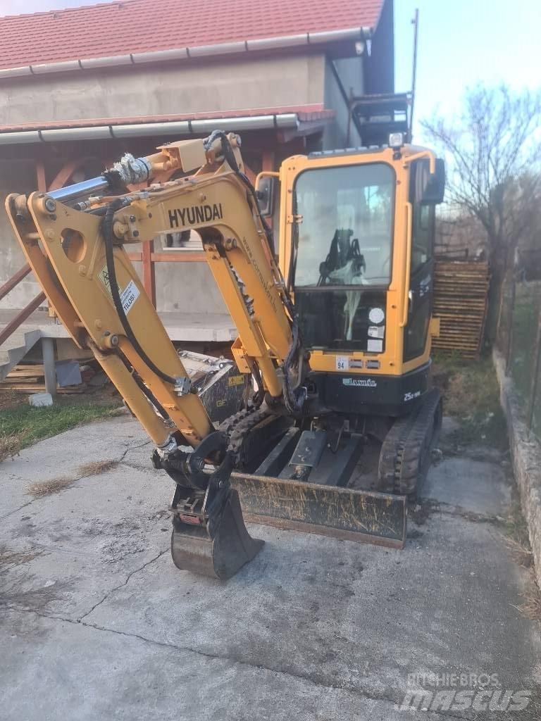 Hyundai R25Z-9 AK Mini kotrók < 7t
