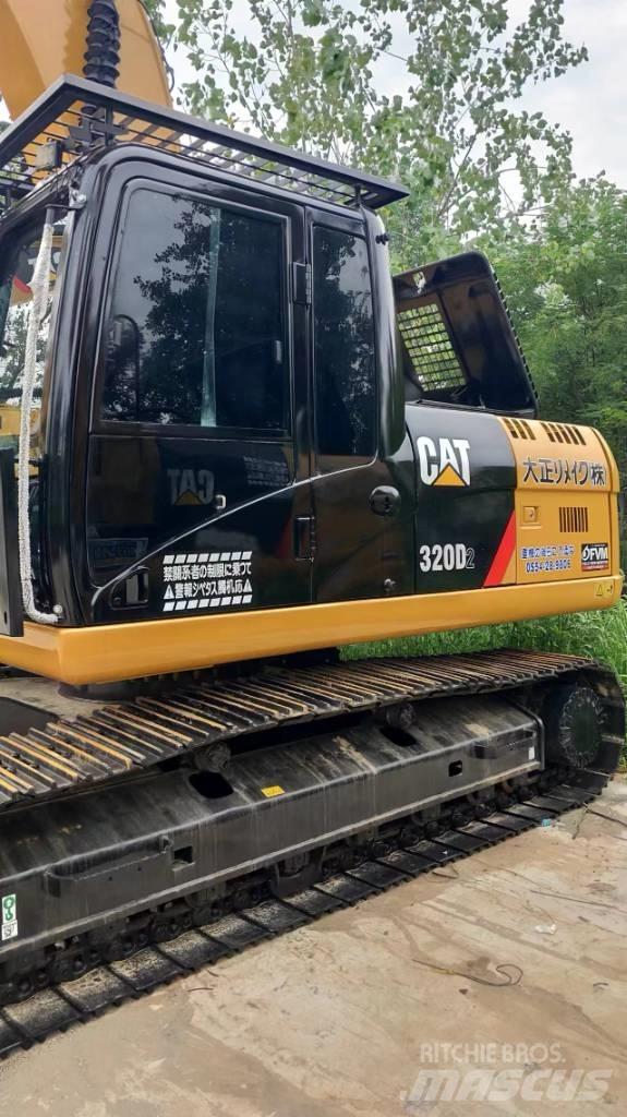 CAT 320D2 Lánctalpas kotrók