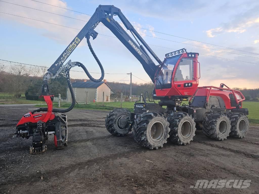 Komatsu 931 XC Betakarítók