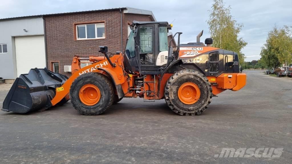 Hitachi ZW 220-6 Gumikerekes homlokrakodók
