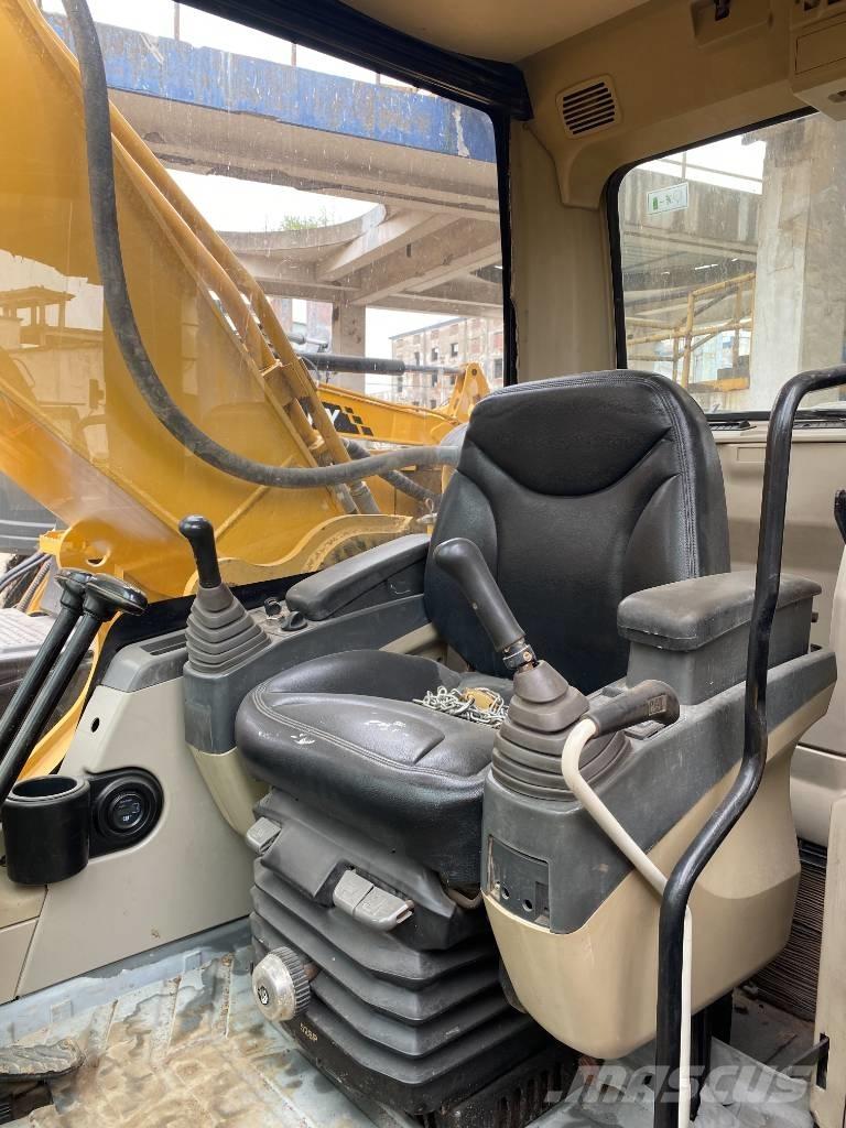 CAT 330 D Lánctalpas kotrók
