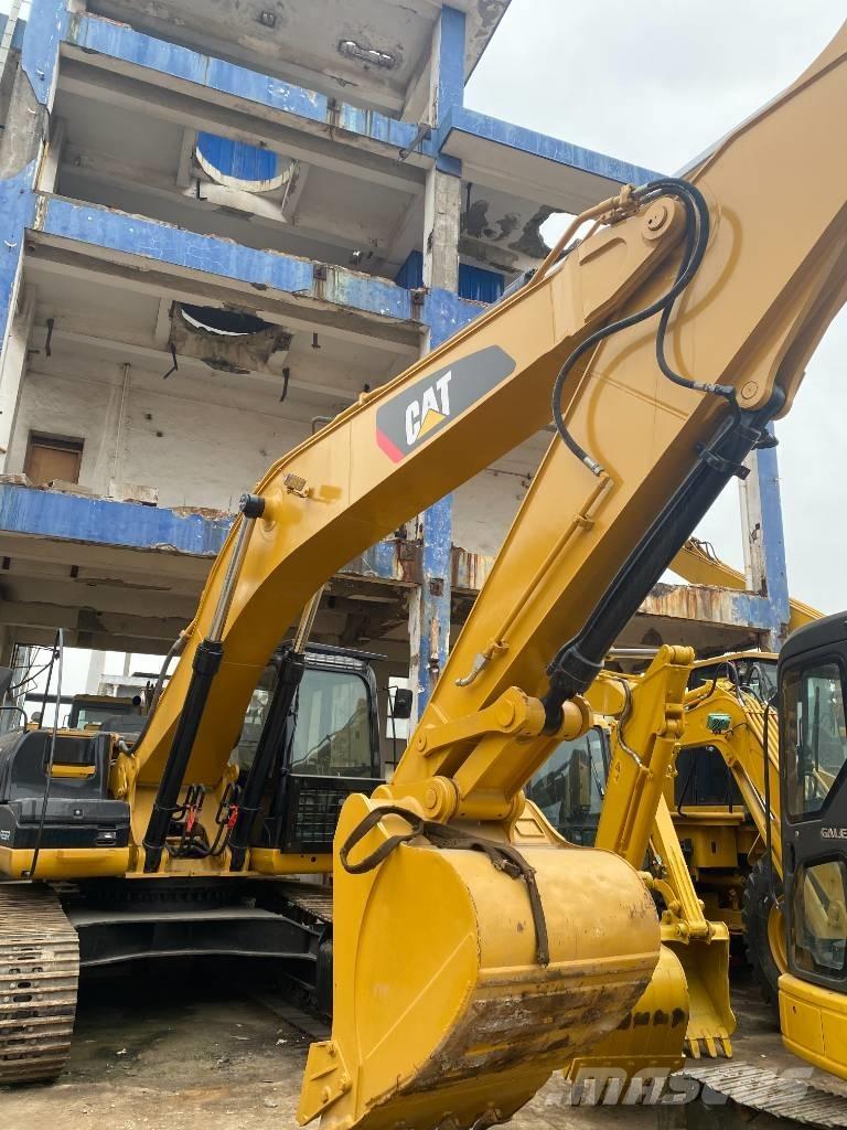 CAT 330 D Lánctalpas kotrók