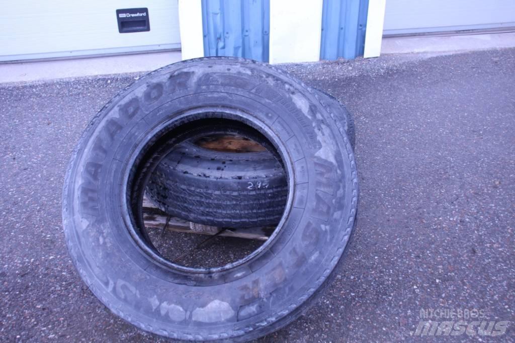  Entreprenad Däck Gumiabroncsok, kerekek és felnik