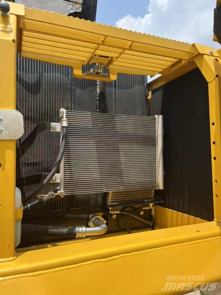 Komatsu PC 240-8 Lánctalpas kotrók