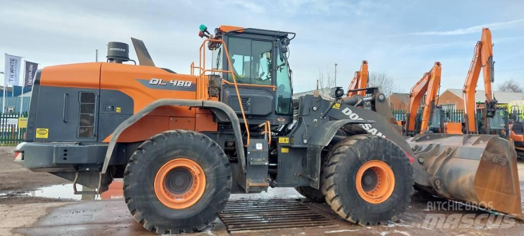 Doosan DL 480-7 Gumikerekes kotrók