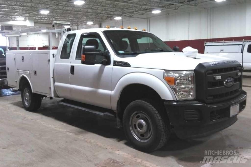 Ford F 350 XL SD Kis teherszállító/Platós kocsi