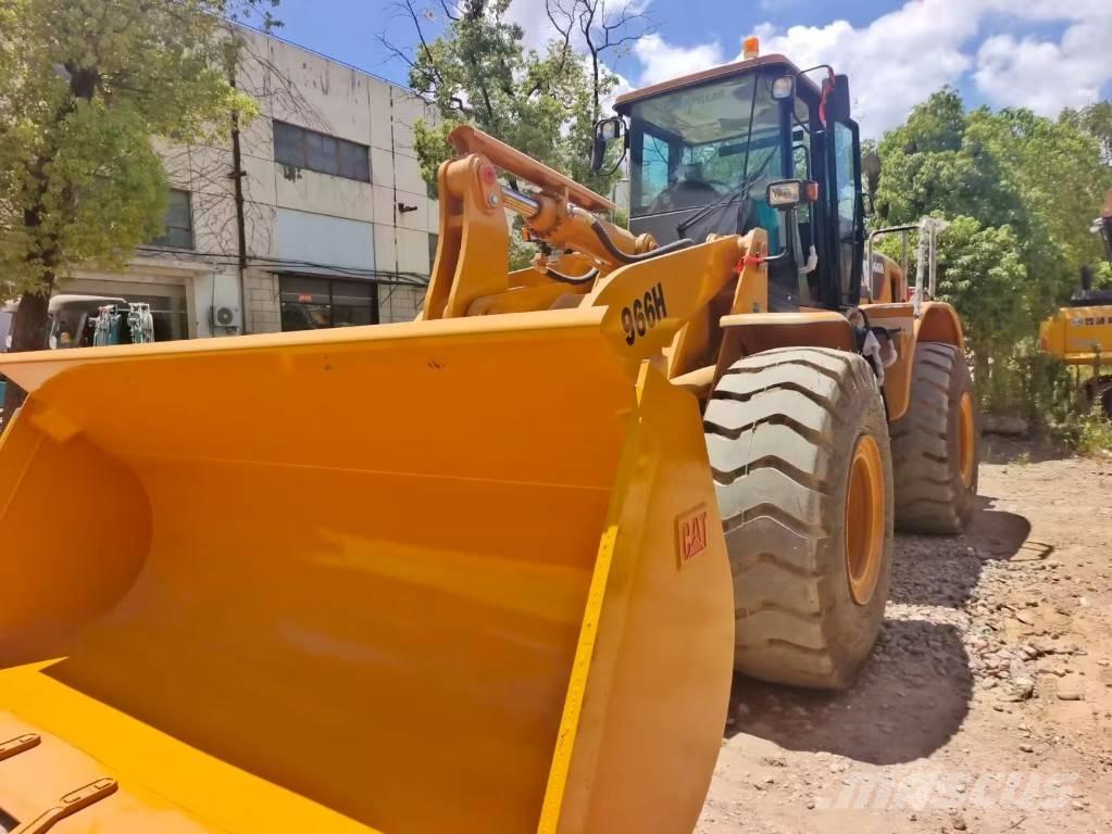 CAT 966 H Gumikerekes homlokrakodók