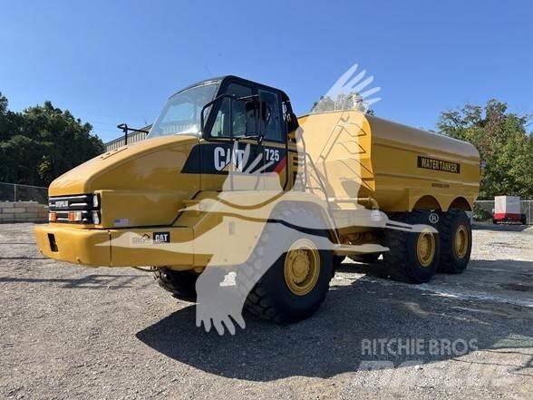 CAT 725 Vízszállító teherautók